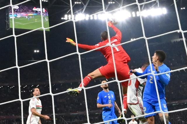 企鹅体育官网-2球换来6分！00后新秀再破门 曼乔给小因扎吉上课